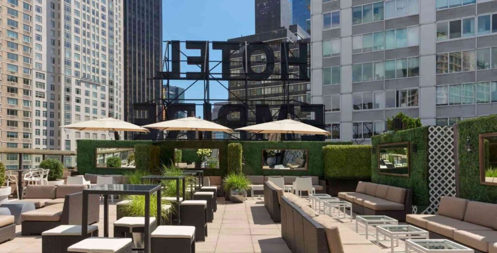 The Empire Hotel – Rooftop Vibes Meets Classic New York